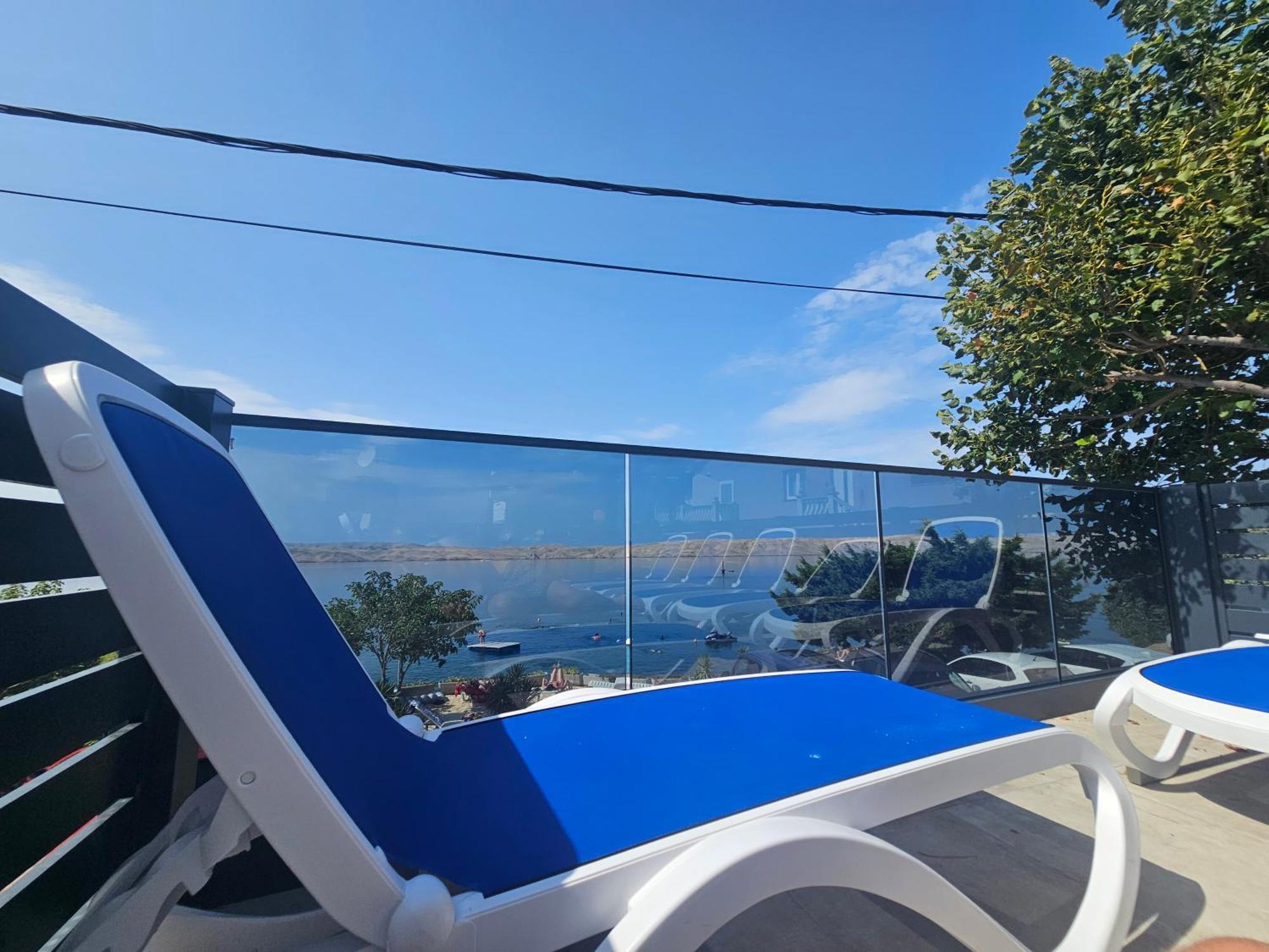 Beachfront House Ivana With Pool - Renovated 2025 Cesarica Kültér fotó