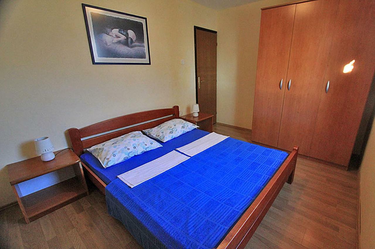 Beachfront House Ivana With Pool - Renovated 2025 Cesarica Kültér fotó