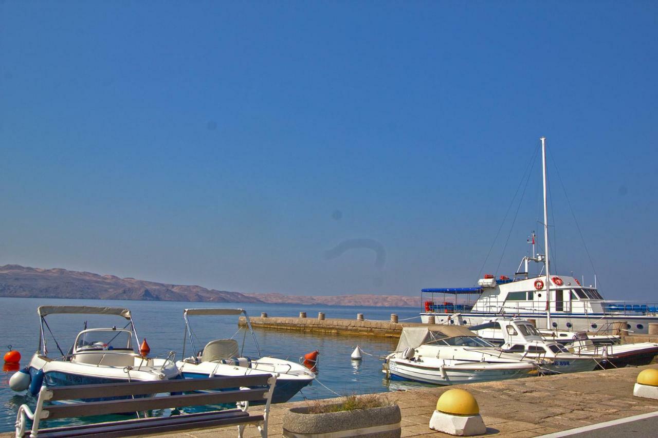 Beachfront House Ivana With Pool - Renovated 2025 Cesarica Kültér fotó