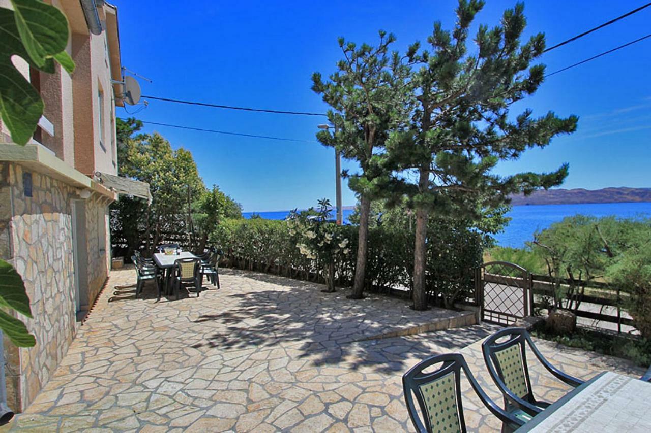 Beachfront House Ivana With Pool - Renovated 2025 Cesarica Kültér fotó